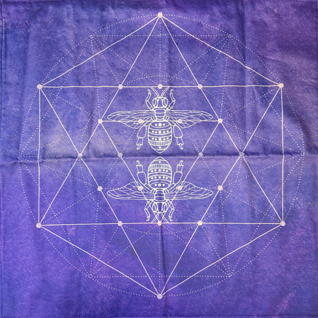 Wisdom of the Sacred Bee Spread Cloth [PREVIOUSLY-LOVED]